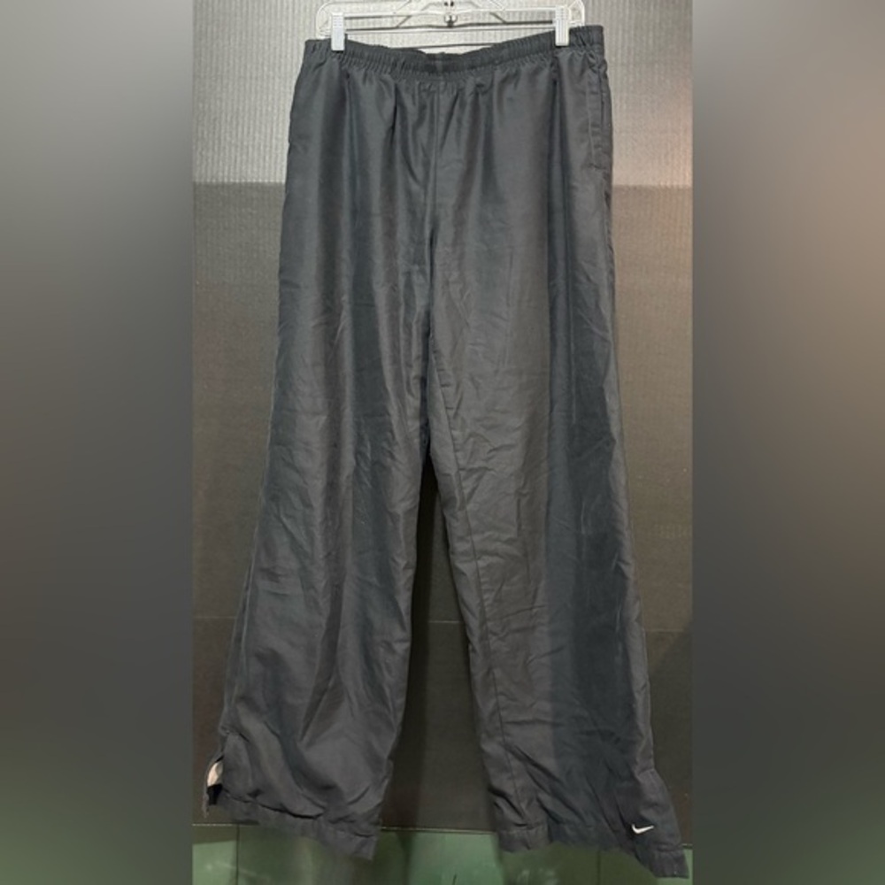 🍥Nike Black with Gray Lining Track Pants